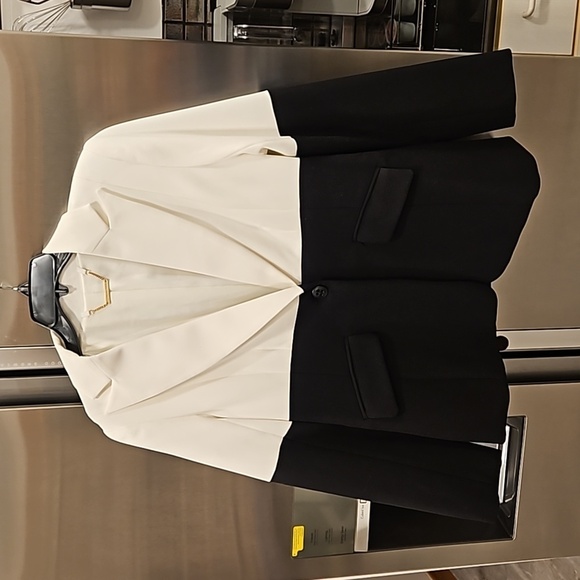 💕TRINA TURK💕 Mira Jacket ~ Luxe Drape Winter White/Black 10 NWT - Picture 7 of 14